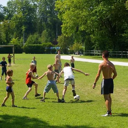 Camping La Forge De Sainte Marie منتجع